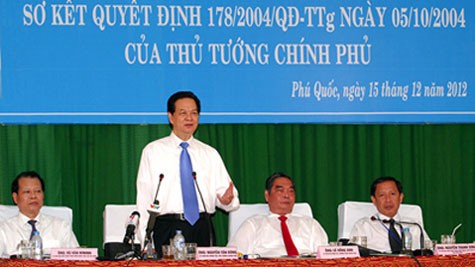 นายกรัฐมนตรี Nguyễn Tấn Dũng เข้าร่วมพิธีเปิดสนามบินนานาชาติPhú Quốc - ảnh 2