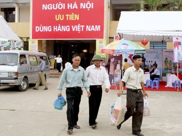 ชาวเวียดนามให้ความสนใจใช้สินค้าเวียดนาม - ảnh 2