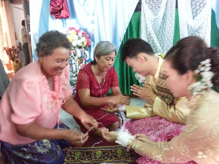 ขนบธรรมเนียมประเพณีการแต่งงานของไทย - ảnh 5