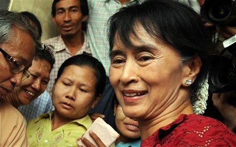 พรรค NLD ของพม่าประกาศเข้าร่วมการเลือกตั้งปี 2015 - ảnh 1