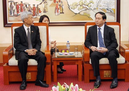 รัฐมนตรีว่าการกระทรวงรักษาความมั่นคงทั่วไปให้การต้อนรับเอกอัครราชทูตจีนและไทย - ảnh 1