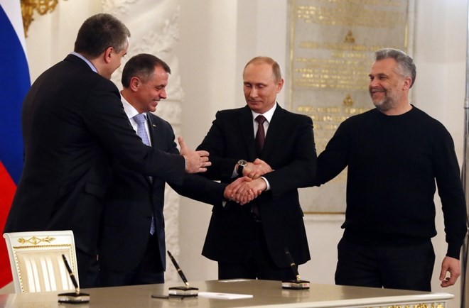 ประธานาธิบดีรัสเซียแต่งตั้งผู้นำเฉพาะกาลของไครเมียและเซวาสโตโพล - ảnh 1