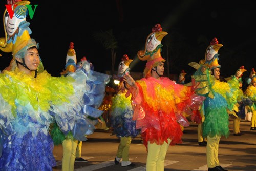 เปิดเทศกาลคานิวัลฮาลองปี 2014 ณ จังหวัดกว๋างนิง - ảnh 1