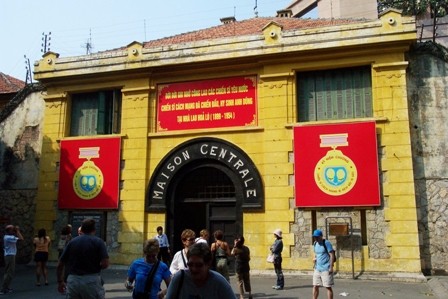 คุกฮว๋าหล่อในกรุงฮานอยเป็นคุกของฝรั่งเศสที่ใหญ่ที่สุดในภาคเหนือเวียตนาม - ảnh 2