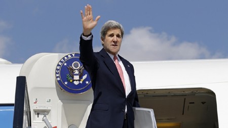 รัฐมนตรีต่างประเทศสหรัฐเดินทางไปยังอิรักเพื่อหารือเกี่ยวกับวิกฤต - ảnh 1