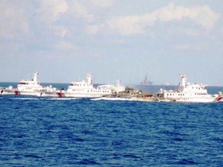 จีนโยนความผิดให้แก่เรือเวียดนามเพื่อให้ประชามติเข้าใจผิดเกี่ยวกับสถานการณ์ในทะเลตะวันออก - ảnh 1