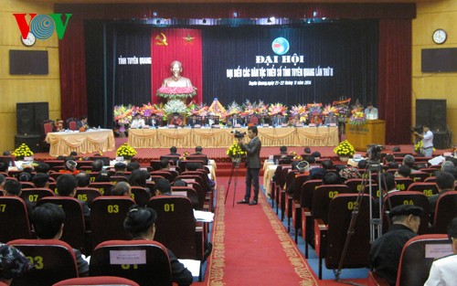 รองนายกรัฐมนตรีหวูวันนิงเข้าร่วมการประชุมใหญ่ผู้แทนชนกลุ่มน้อยจังหวัดเตวียนกวาง - ảnh 1