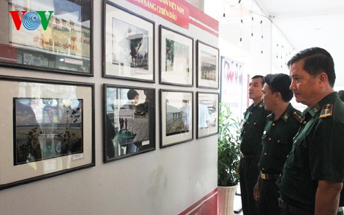 งานนิทรรการภาพถ่าย “ทหารลุงโฮ-ผู้ที่ยอดเยี่ยมที่สุด” - ảnh 1