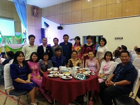 มหาวิทยาลัยเทกโนโลยีราชมงคลอีสานจัดการพบปะสังสรรค์วัฒนธรรมกับมหาวิทยาลัยจากเวียดนาม ลาว กัมพูชา พม่า - ảnh 2