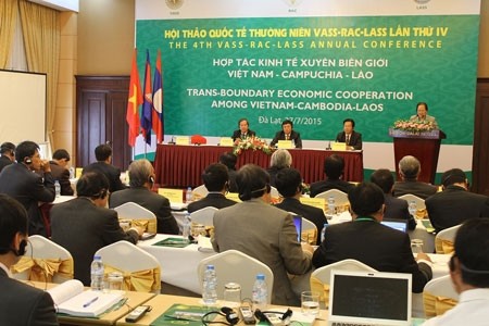 ขยายความร่วมมือด้านเศรษฐกิจข้ามแดนเวียดนาม-กัมพูชา-ลาว - ảnh 1