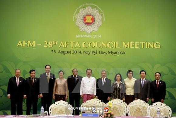 การประชุมรัฐมนตรีเศรษฐกิจอาเซียน 47 จะแปรเออีซีให้เป็นรูปธรรม - ảnh 1