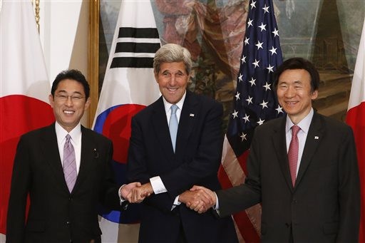 สหรัฐ ญี่ปุ่นและสาธารณรัฐเกาหลีร่วมมือแก้ไขปัญหาสาธารณรัฐประชาธิปไตยประชาชนเกาหลี - ảnh 1