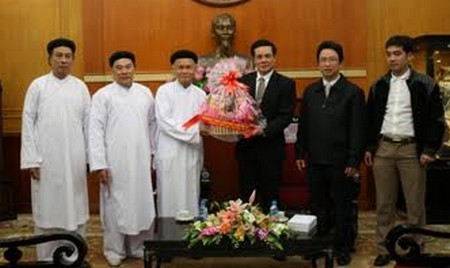 รองประธานแนวร่วมปิตุภูมิเวียดนามให้การต้อนรับคณะผู้มีสมณศักดิ์ของสมาคมศาสนากาวด่ายเวียดนาม - ảnh 1