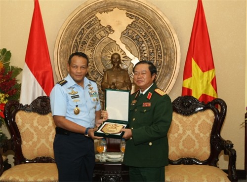 เวียดนาม-อินโดนีเซียแปรยุทธศาสตร์ความร่วมมือด้านกลาโหมให้เป็นรูปธรรม - ảnh 2