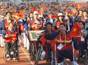 เวียดนามอยู่อันดับ 3 ในการแข่งขันอาเซียนพาราเกมส์ครั้งที่ 8 - ảnh 1