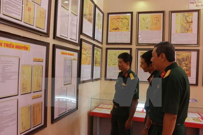งานนิทรรศการแผนที่และเอกสาร “หว่างซา เจื่องซาของเวียดนาม” ณ นครเกิ่นเทอ - ảnh 1