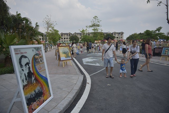 ถนนคนเดิน จิ่งกงเซิน ศูนย์วัฒนธรรมที่ดึงดูดนักท่องเที่ยวในกรุงฮานอย - ảnh 3