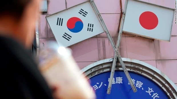ญี่ปุ่นและสาธารณรัฐเกาหลีเริ่มการสนทนาระดับสูงเกี่ยวกับความขัดแย้งด้านการค้า - ảnh 1