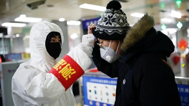 จำนวนผู้เสียชีวิตและติดเชื้อไวรัสโคโรนาสายพันธุ์ใหม่ในประเทศจีนเพิ่มสูงขึ้น - ảnh 1