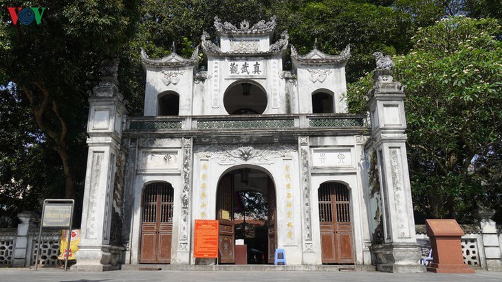 เขตโบราณสถานในกรุงฮานอยในวันที่เปิดให้เข้าชมอีกครั้งหลังการระบาดของโควิด-19 - ảnh 11