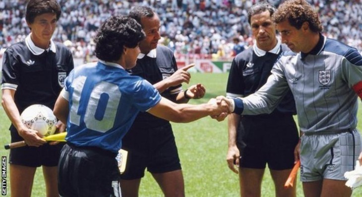 ซุปเปอร์สตาร์ตลอดกาลแห่งวงการฟุตบอล Diego Maradona - ảnh 8