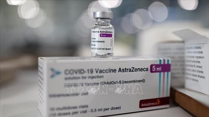 บาห์เรนเป็นประเทศแรกที่อนุมัติการใช้ยารักษาโควิด-19 ของบริษัท Astrazeneca เป็นกรณีฉุกเฉิน - ảnh 1