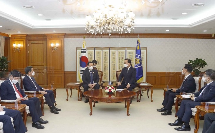 ยกระดับความสัมพันธ์เวียดนาม-สาธารณรัฐเกาหลีให้พัฒนาขึ้นสู่ขั้นสูงใหม่ - ảnh 1