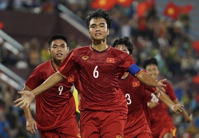 ทีมชาติเวียดนาม U17 คว้าตั๋วเข้าสู่รอบชิงชนะเลิศการแข่งขันฟุตบอลชิงแชมป์เอเชียรุ่นอายุไม่เกิน 17 ปี - ảnh 1