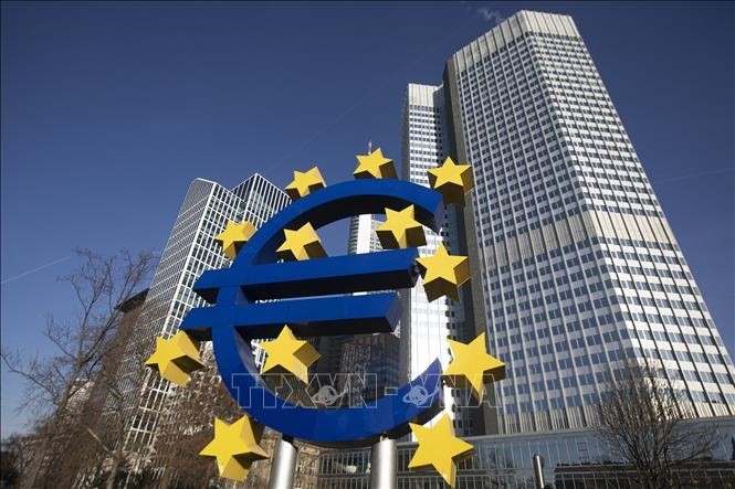 ECB คาดการณ์เกี่ยวกับความเสี่ยงของการชะลอตัวทางเศรษฐกิจในเขตยูโรโซน - ảnh 1