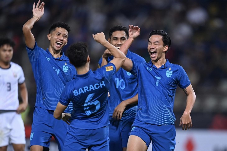 ไทยและอินโดนีเซียผ่านเข้ารอบรองชนะเลิศการแข่งขันฟุตบอล AFF CUP 2022 - ảnh 1