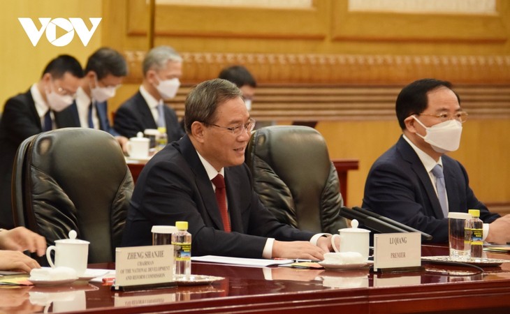 นายกรัฐมนตรีจีน หลี่เฉียง เป็นประธานในพิธีต้อนรับนายกรัฐมนตรี ฝ่ามมิงชิ้ง - ảnh 3