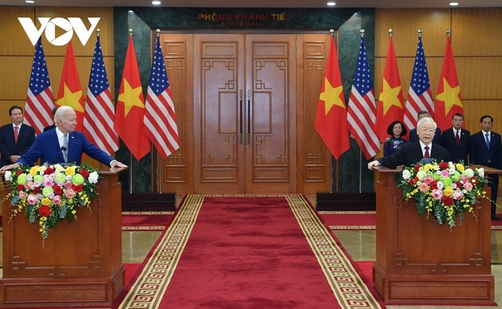 เวียดนาม - สหรัฐยกระดับความสัมพันธ์หุ้นส่วนยุทธศาสตร์ในทุกด้านเพื่อสันติภาพ ความร่วมมือและการพัฒนาที่ยั่งยืน - ảnh 1
