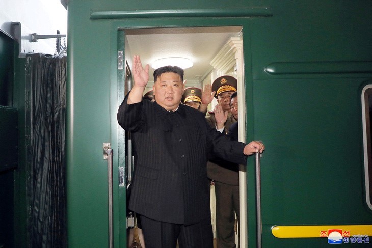 นาย คิมจองอึน ผู้นำสาธารณรัฐประชาธิปไตยประชาชนเกาหลีเยือนรัสเซีย - ảnh 1