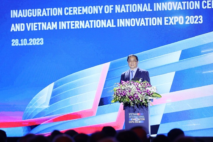 นายกรัฐมนตรี ฝ่ามมิงชิ้ง ระบุว่า นวัตกรรมเป็นทางเลือกเชิงก้าวกระโดดทางยุทธศาสตร์ของเวียดนาม - ảnh 1