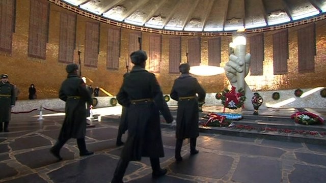 Activities commemorate Russia’s Stalingrad victory - ảnh 1