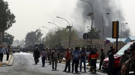 Iraq bombers target government agencies - ảnh 1