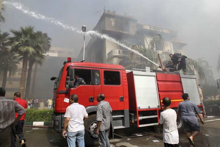 Violence mounts in Egypt - ảnh 1