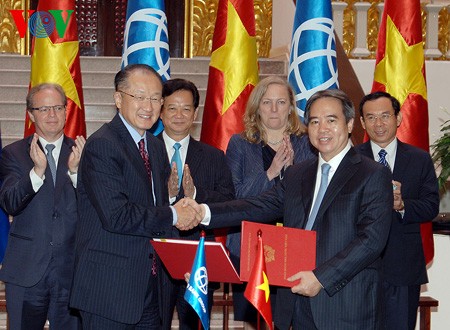 World Bank President visits Vietnam - ảnh 1