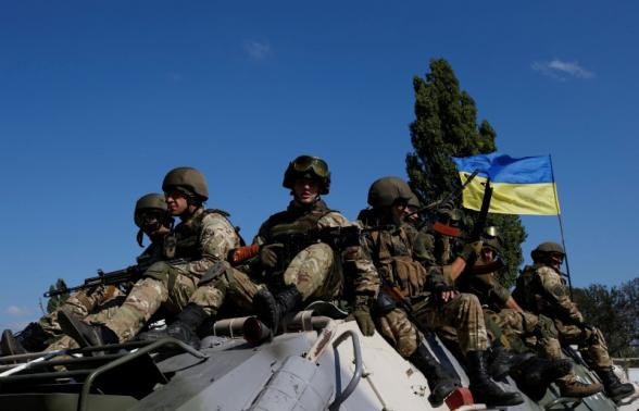 Ukraine puts army in “full battle readiness” - ảnh 1