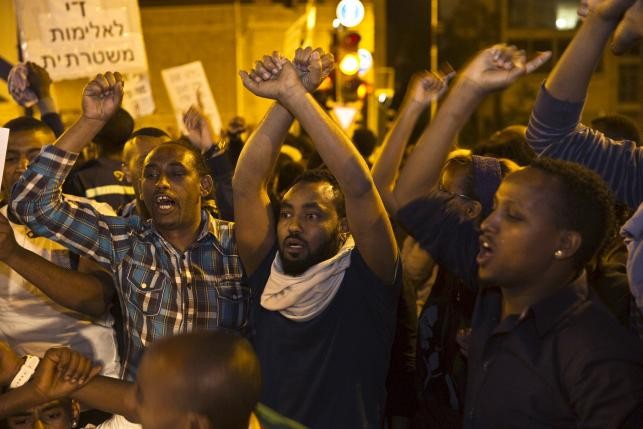 Ethiopian Israeli protest against police turns violent  - ảnh 1