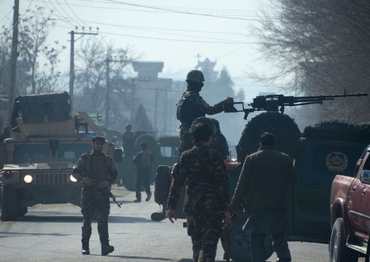 Afghanistan suicide bombing kills 14 - ảnh 1