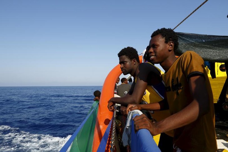EU to aid Libyan navy to stop human smuggling - ảnh 1
