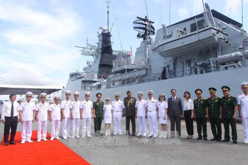 Royal Malaysian Navy ships visit Ho Chi Minh City - ảnh 1