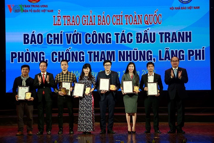 Best press works on fighting corruption, wastefulness honored - ảnh 2