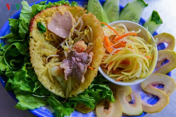 Must-try dishes in Hue - ảnh 11