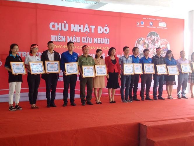 Red Sunday blood donation campaign launched simultaneously in cities - ảnh 2