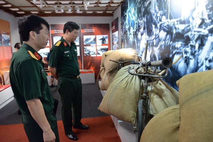 Hanoi exhibition honors militia forces of Dien Bien Phu campaign - ảnh 3