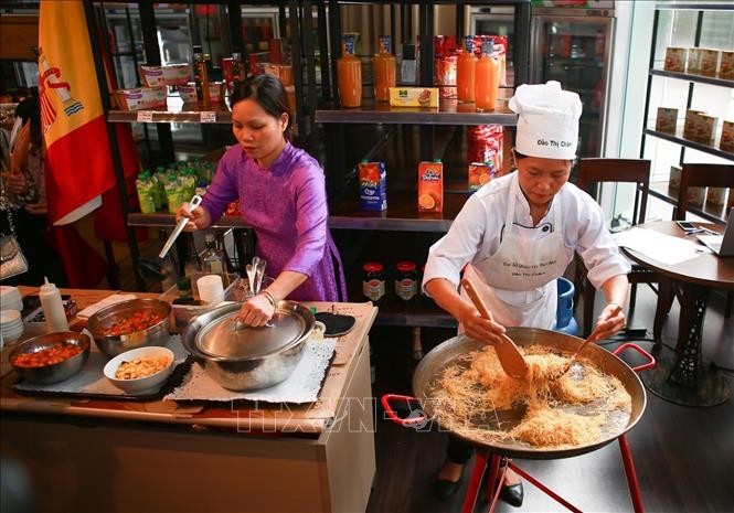 World Tapas Day in Vietnam promotes Spanish cuisine - ảnh 1