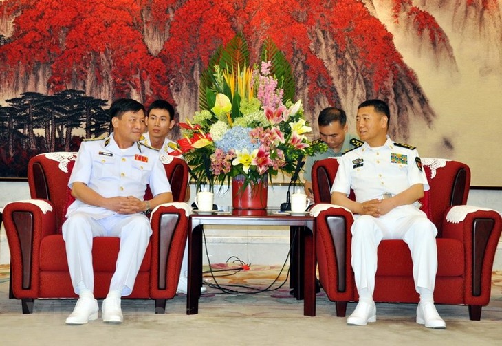Vietnamese naval delegation visits China - ảnh 1