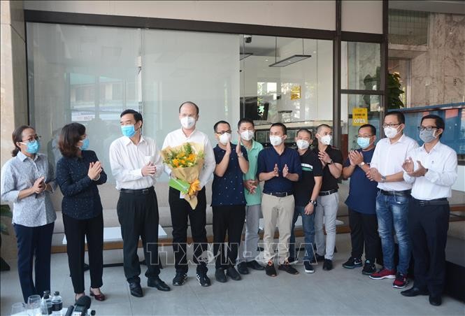 Da Nang sees off medical staff as COVID-19 situation under control - ảnh 1